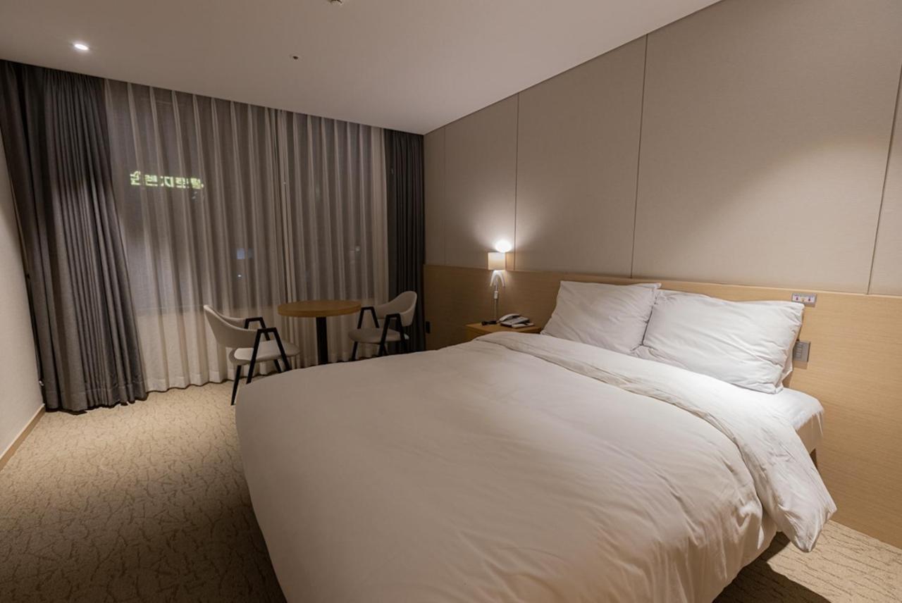 Hotel Zinc Seogwipo-stad Buitenkant foto