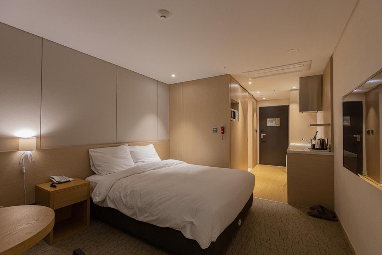Hotel Zinc Seogwipo-stad Buitenkant foto
