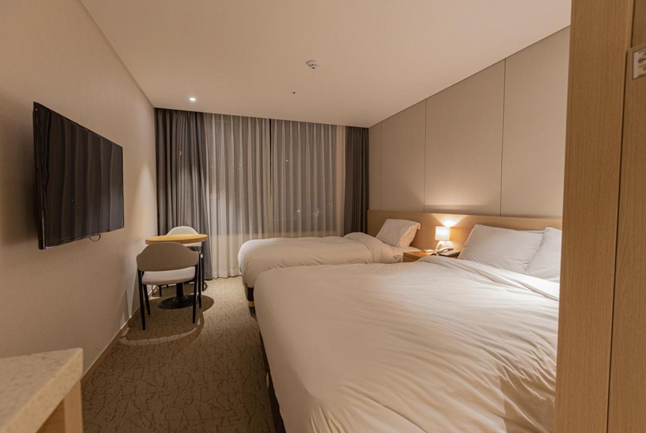 Hotel Zinc Seogwipo-stad Buitenkant foto