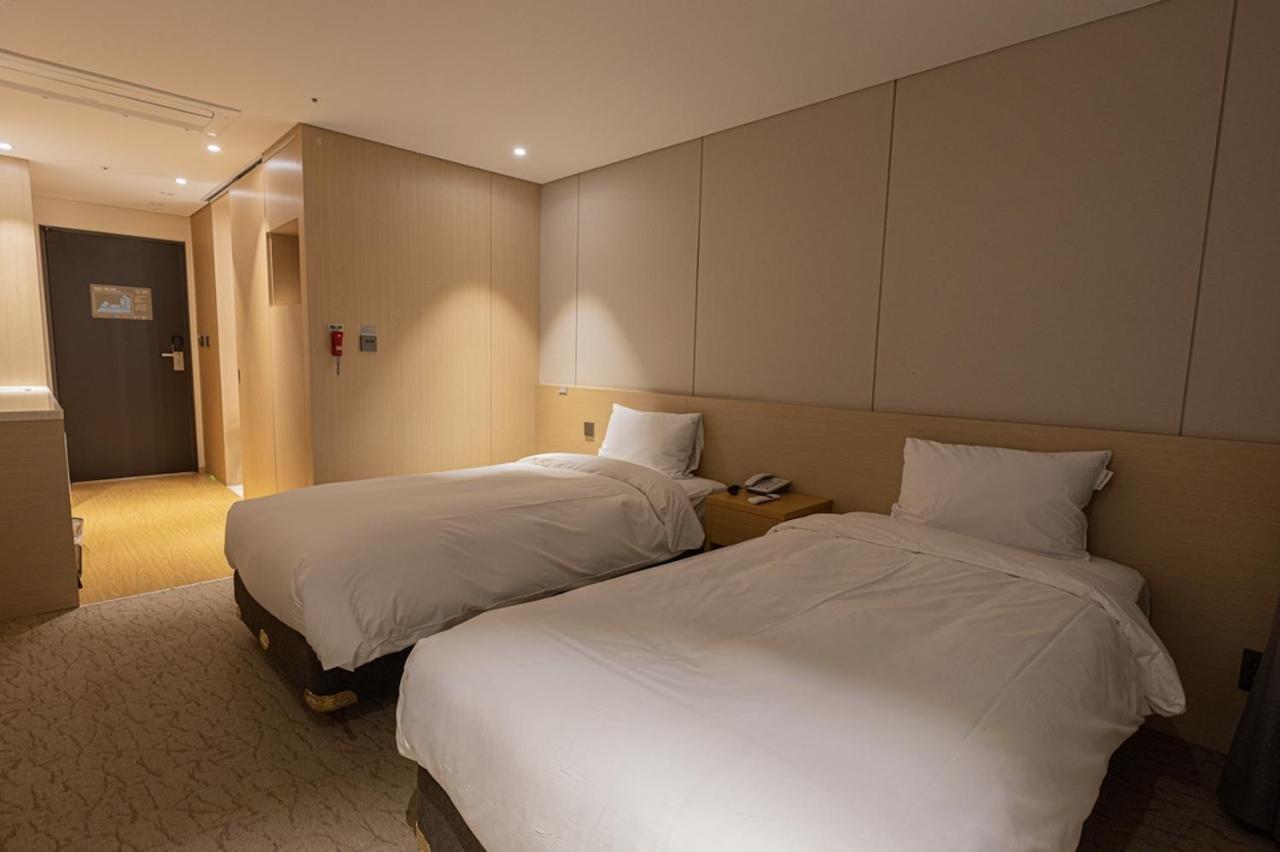 Hotel Zinc Seogwipo-stad Buitenkant foto