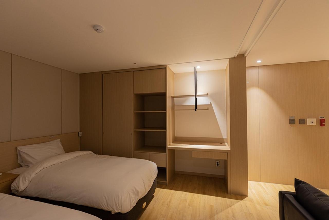 Hotel Zinc Seogwipo-stad Buitenkant foto