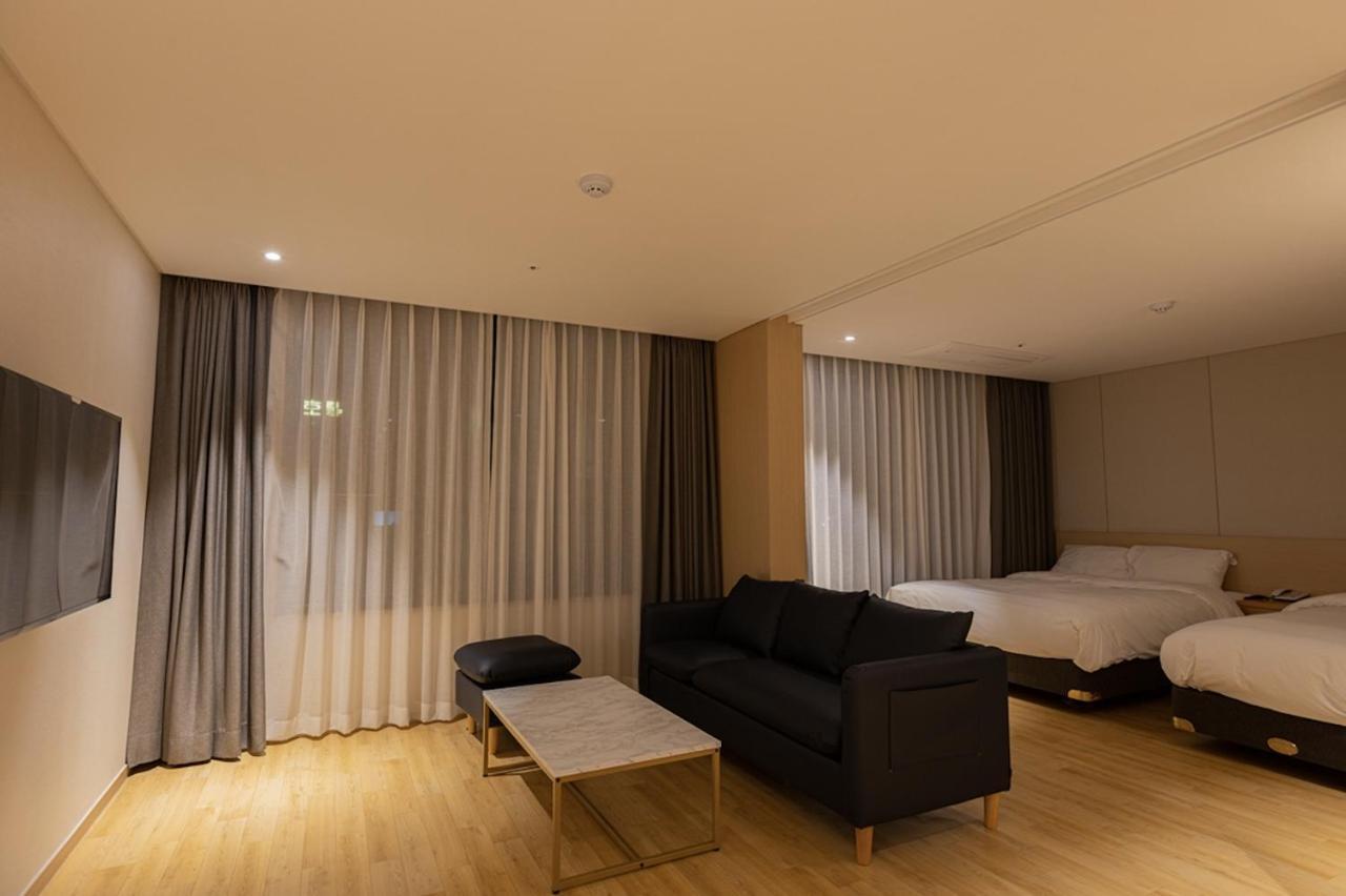 Hotel Zinc Seogwipo-stad Buitenkant foto