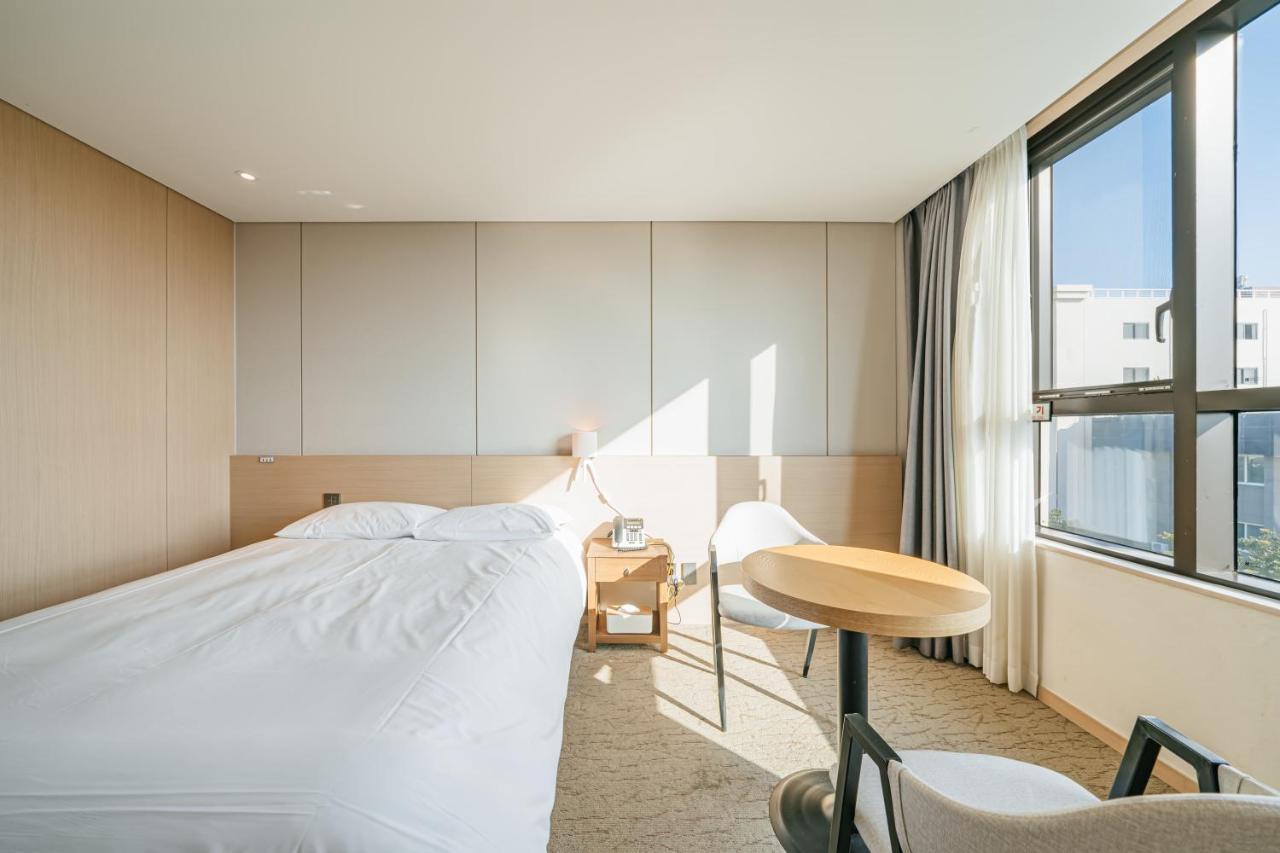 Hotel Zinc Seogwipo-stad Buitenkant foto