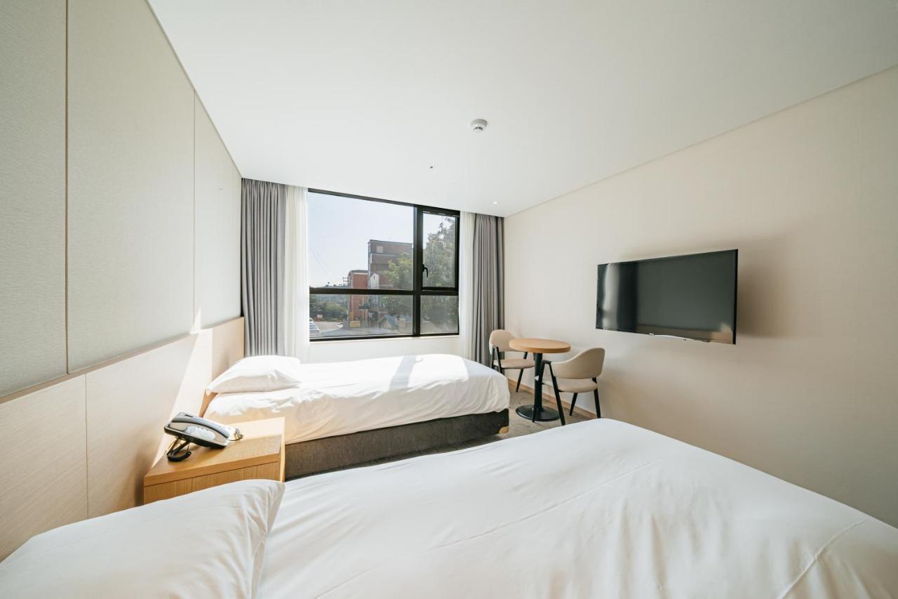 Hotel Zinc Seogwipo-stad Buitenkant foto