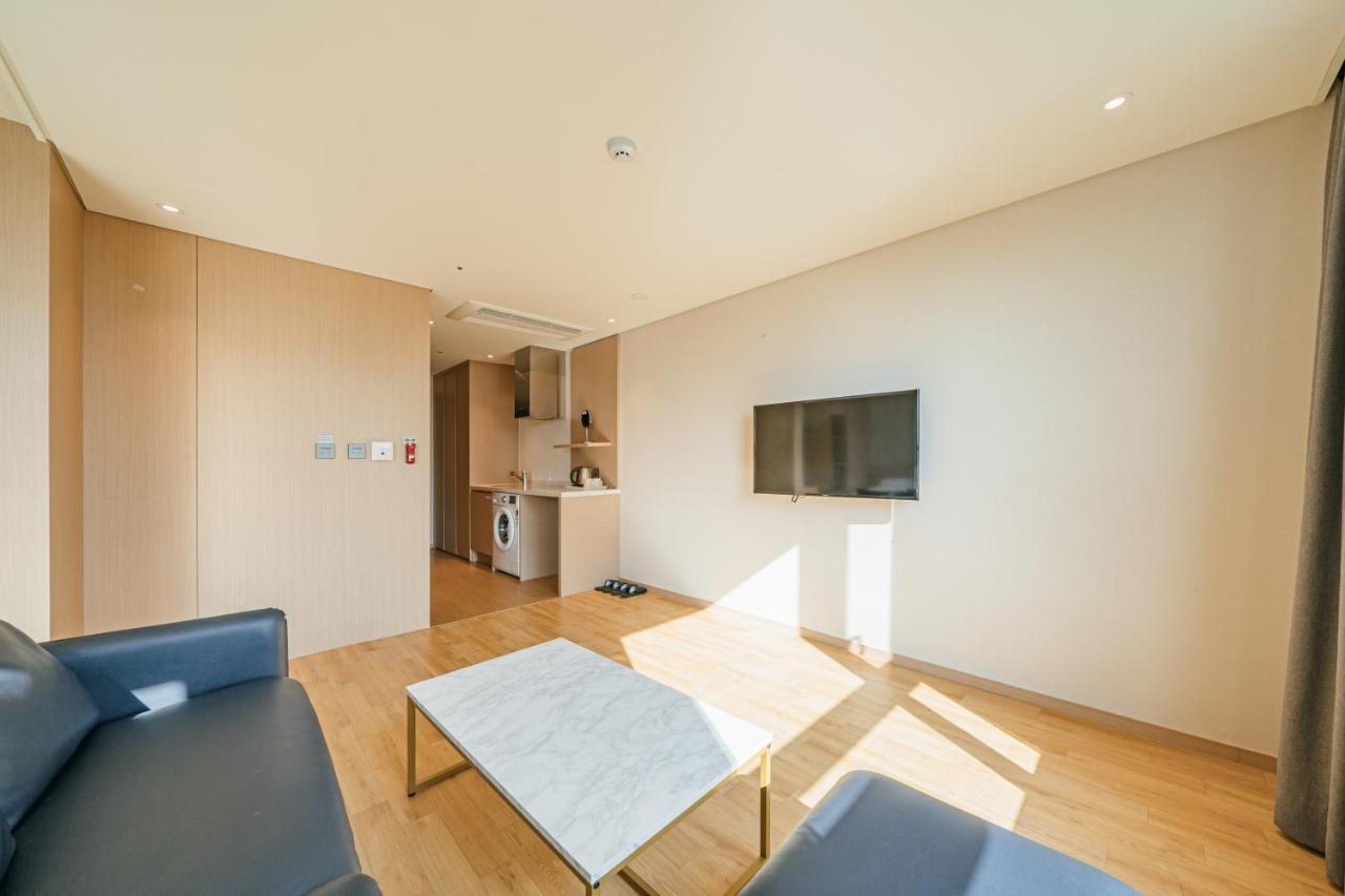 Hotel Zinc Seogwipo-stad Buitenkant foto