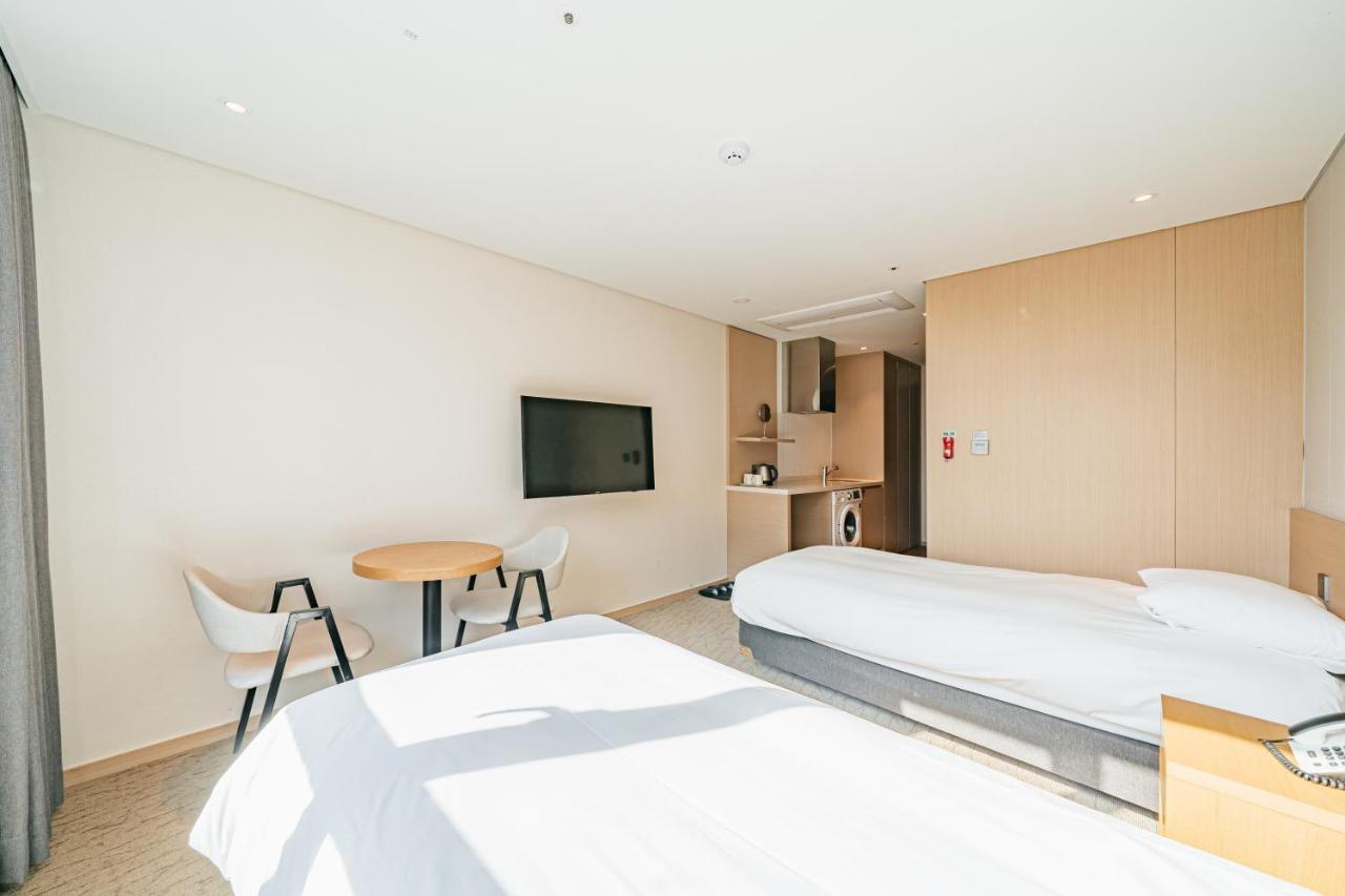 Hotel Zinc Seogwipo-stad Buitenkant foto
