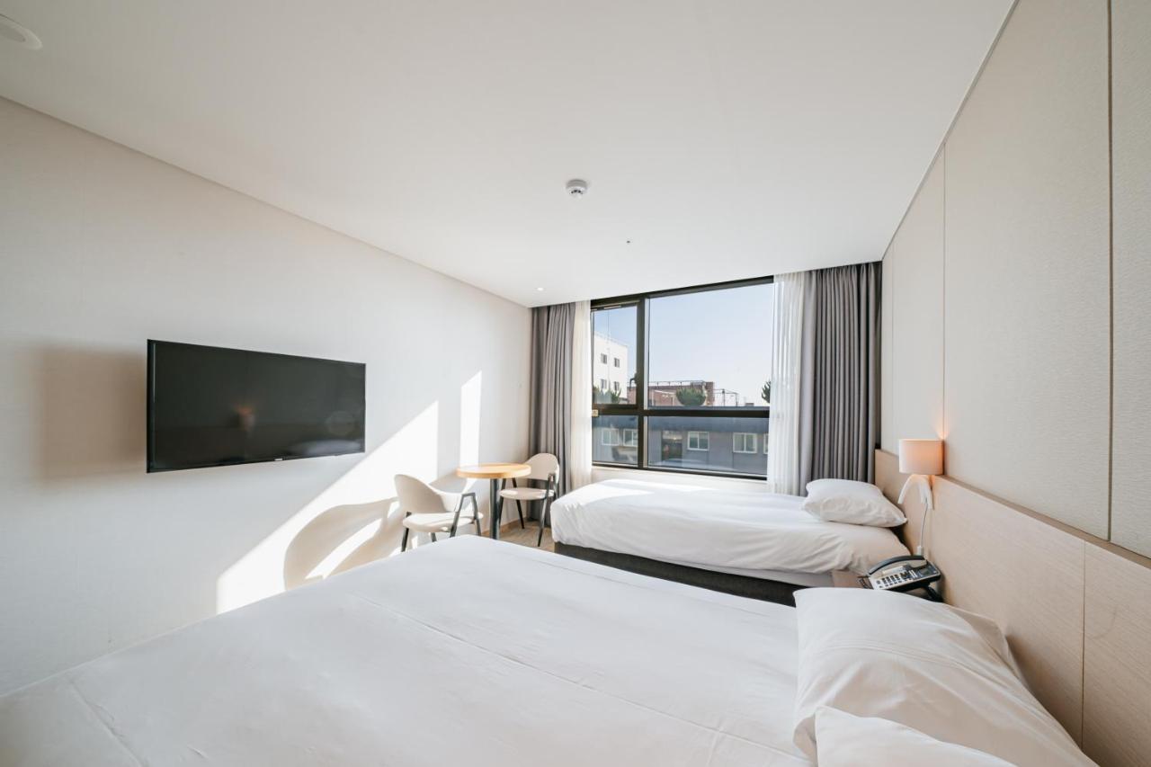 Hotel Zinc Seogwipo-stad Buitenkant foto