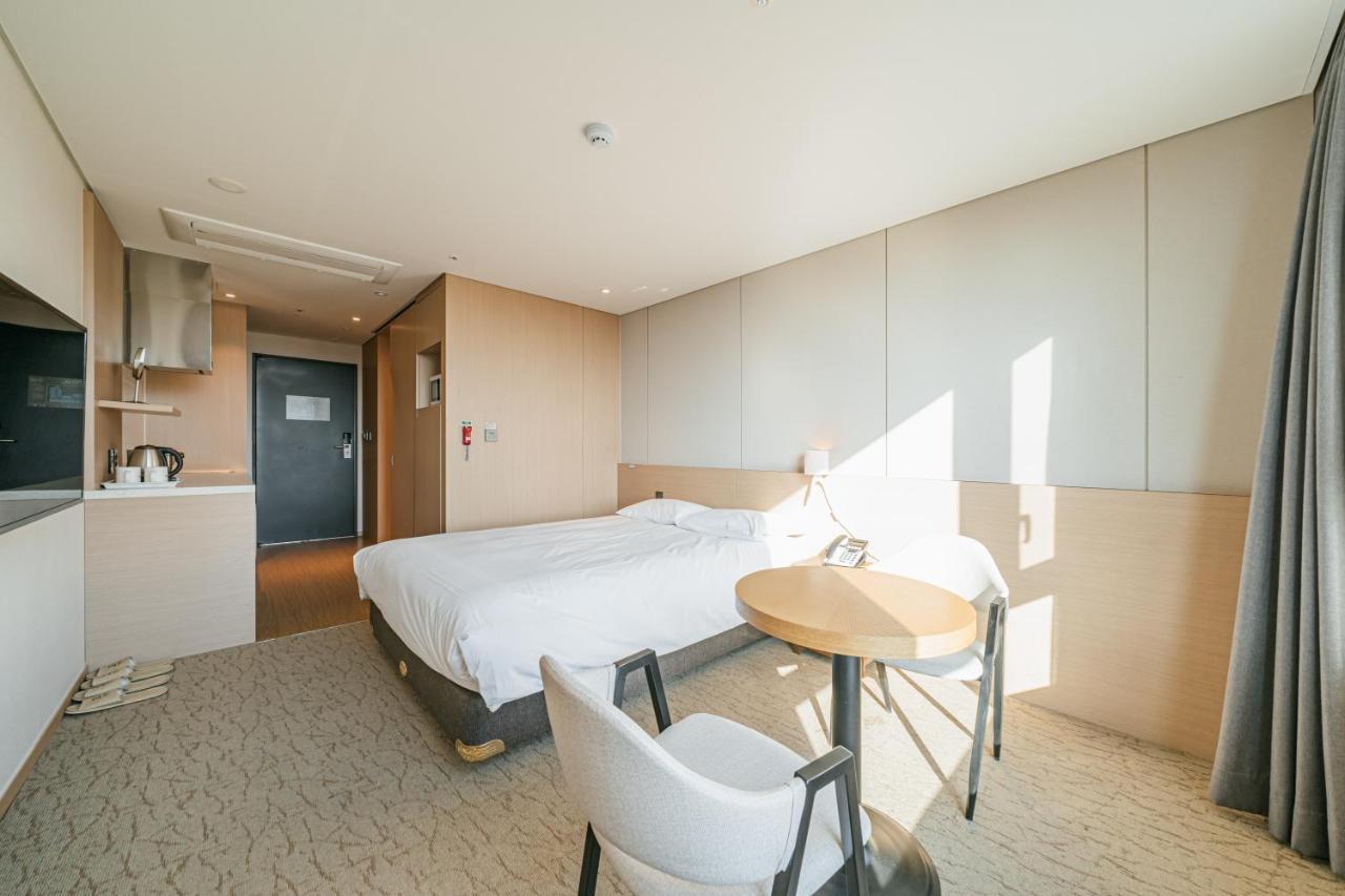 Hotel Zinc Seogwipo-stad Buitenkant foto