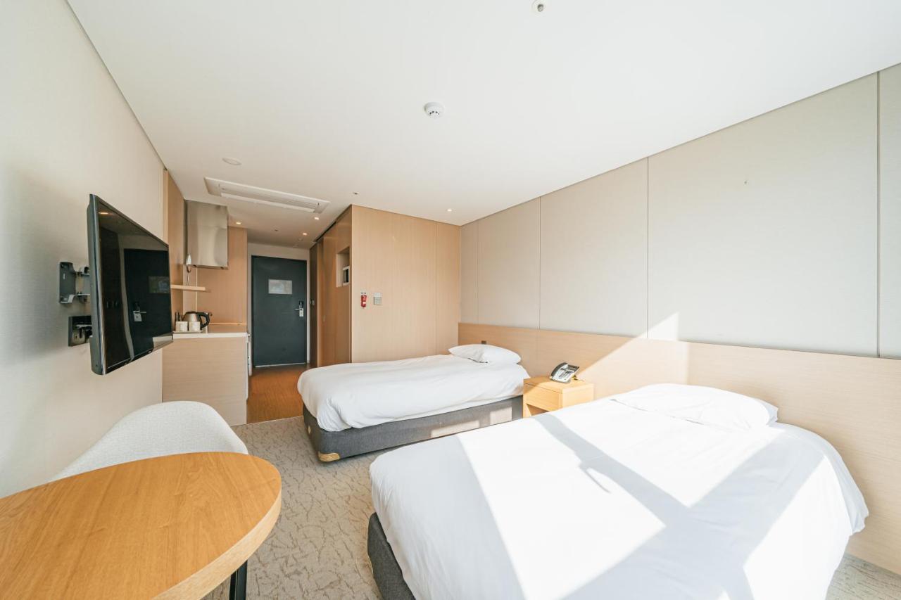 Hotel Zinc Seogwipo-stad Buitenkant foto