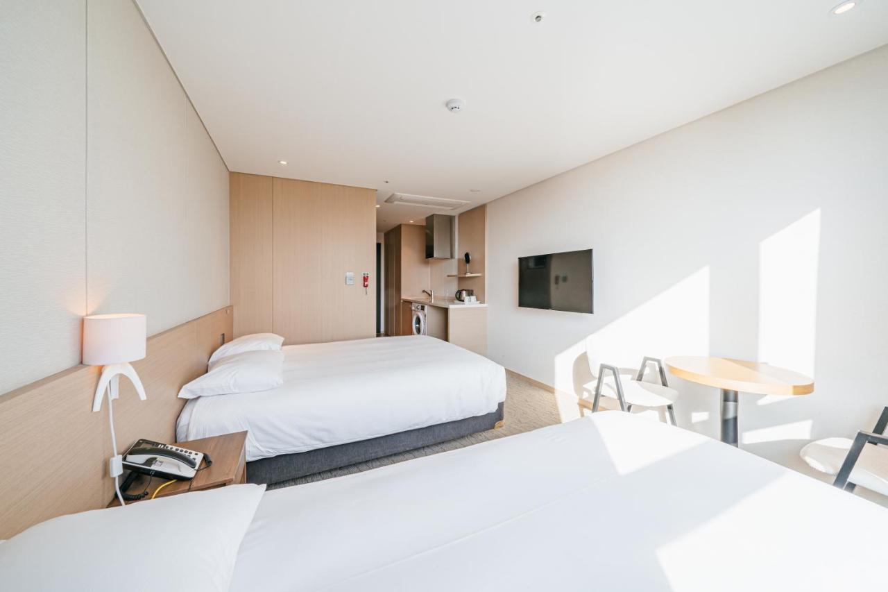 Hotel Zinc Seogwipo-stad Buitenkant foto