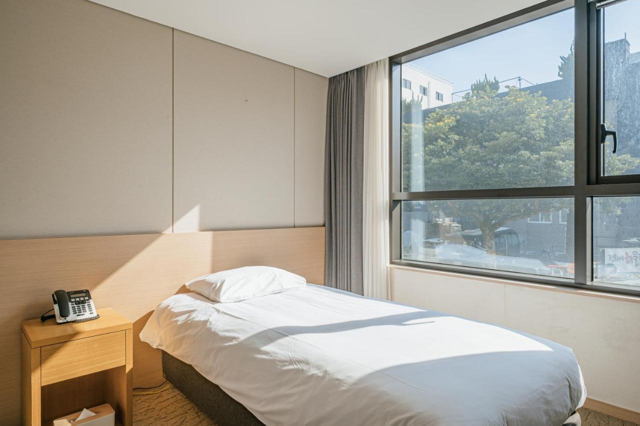 Hotel Zinc Seogwipo-stad Buitenkant foto