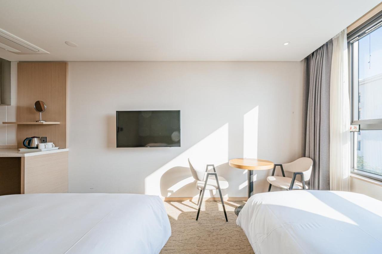 Hotel Zinc Seogwipo-stad Buitenkant foto