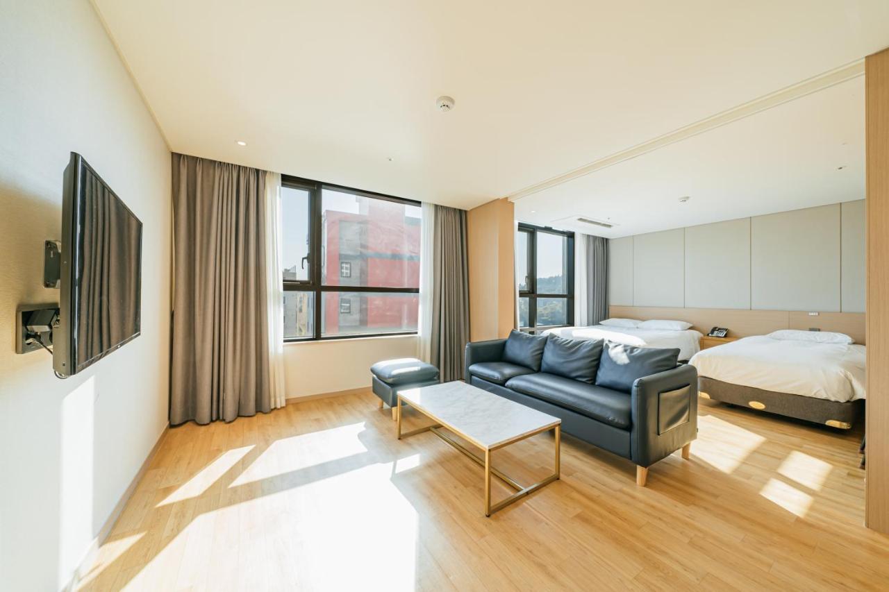 Hotel Zinc Seogwipo-stad Buitenkant foto