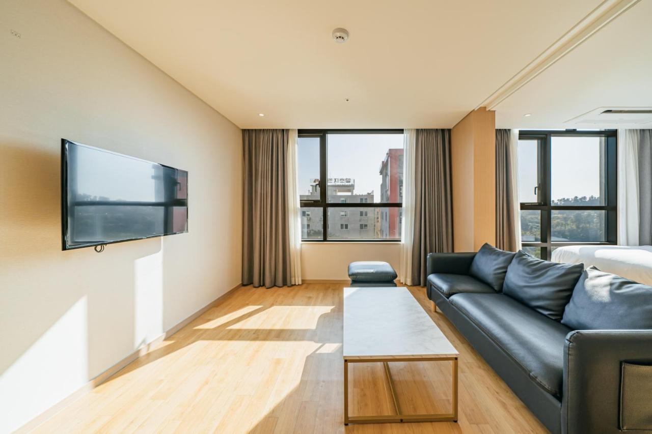 Hotel Zinc Seogwipo-stad Buitenkant foto